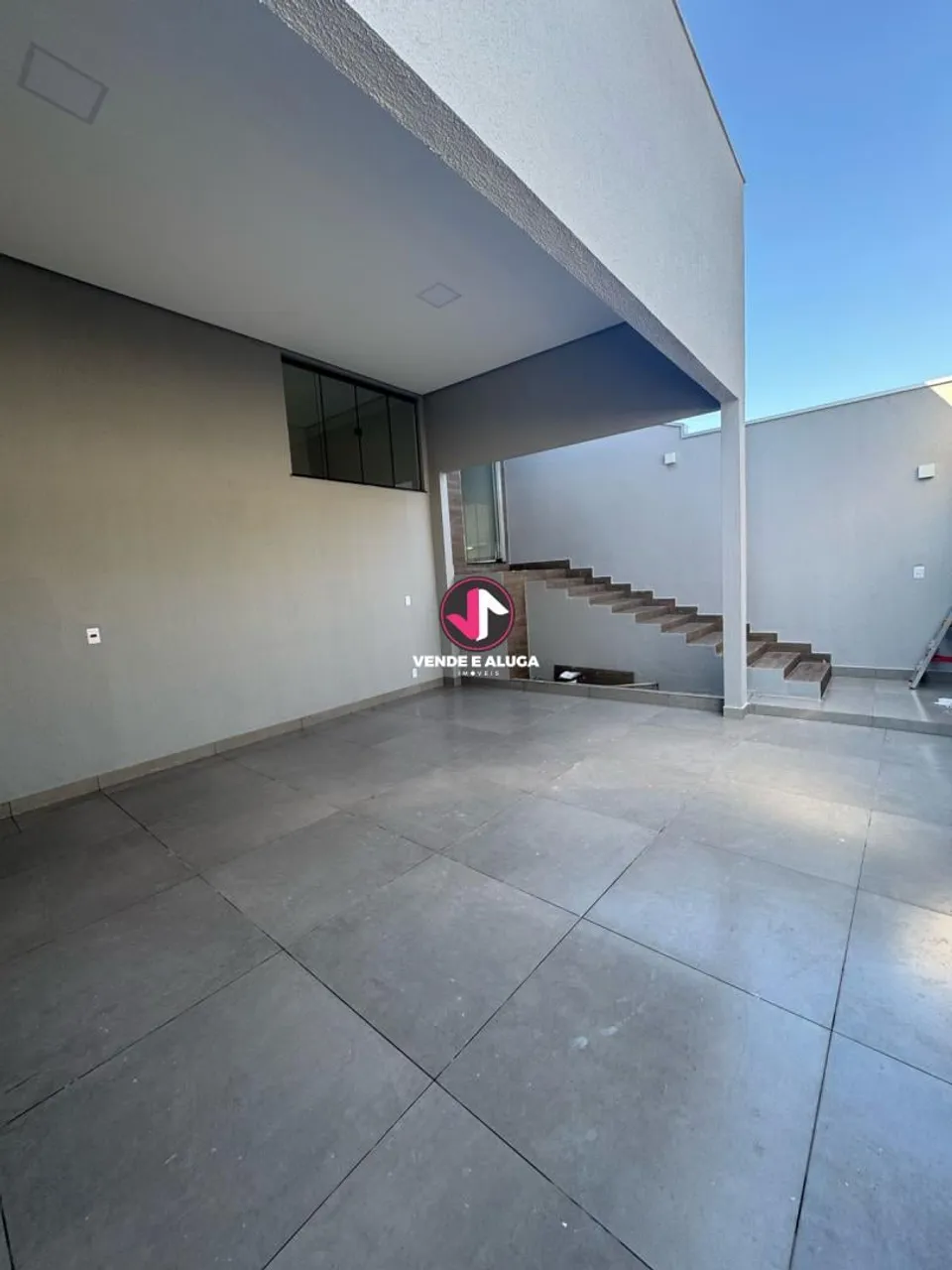 Casa com 3 Quarto(s) e 2 banheiro(s) para Alugar, 130 m² por R$ 5200 / Mês