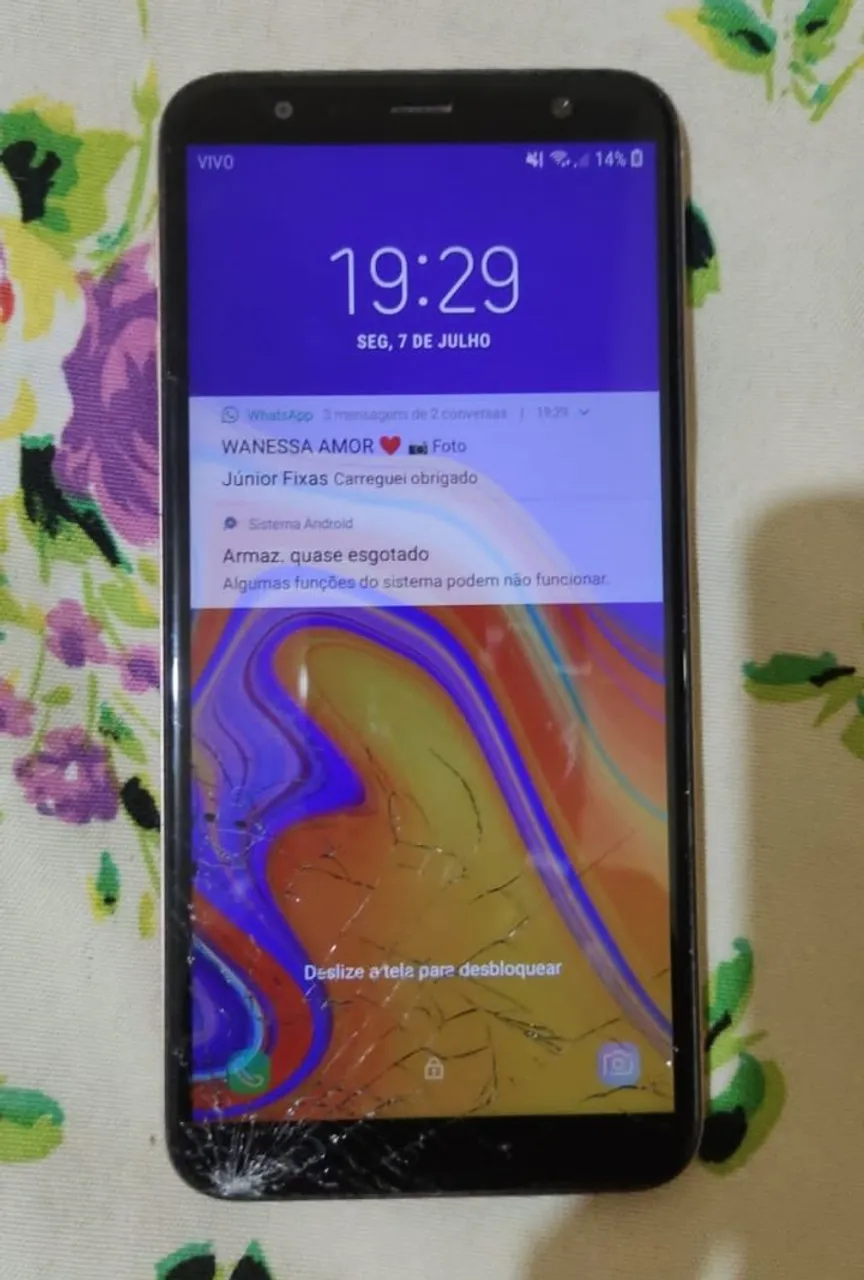 CELULAR J4 CORE.