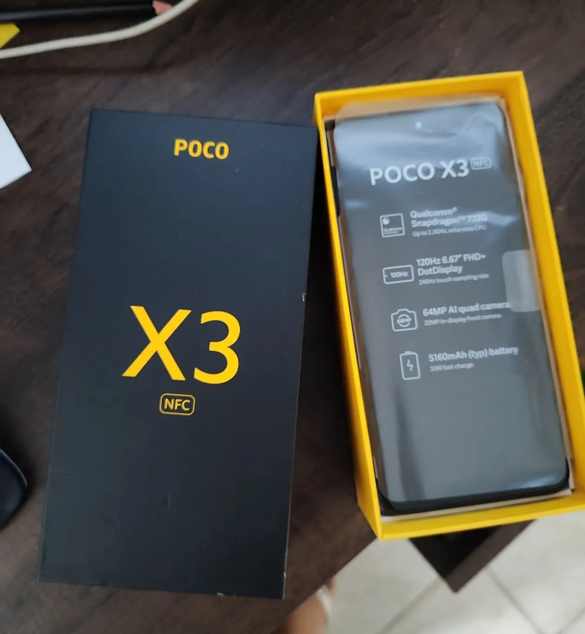 POCO X3 NFC com carregador e a caixa original + cartão de 16GB.