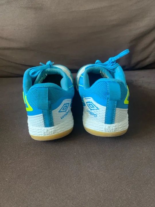 Chuteiras de Futsal Umbro Pro 5 - Tamanho 38 - Foto 4