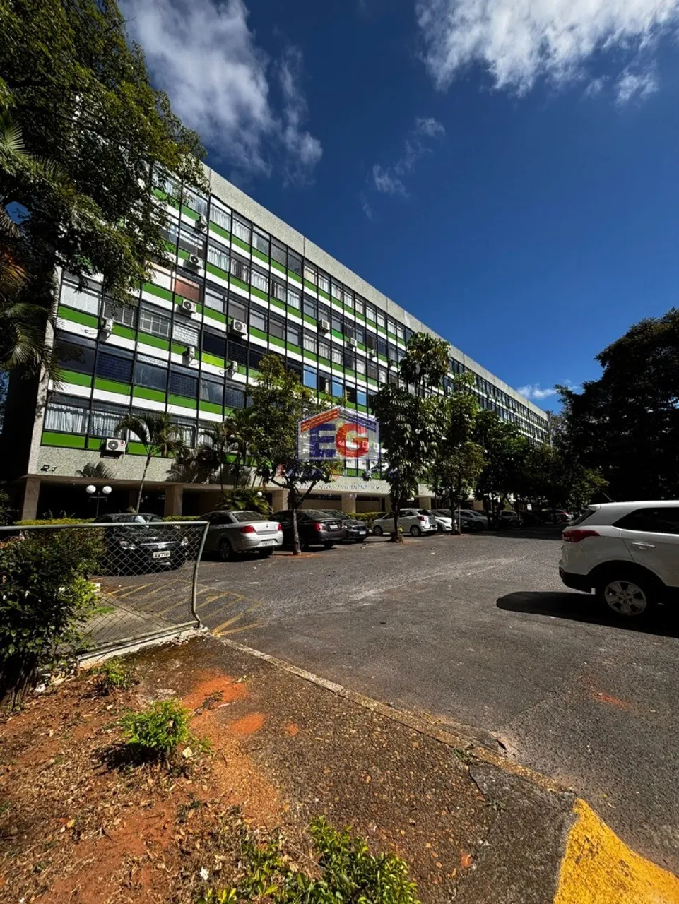 SQS 314 - NASCENTE, VAZADO, 03 QUARTOS SENDO UM SUITE MASTER , REFORMADISSIMO E LINDO ACAB