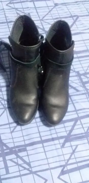 Bota preta de salto  - Foto 4