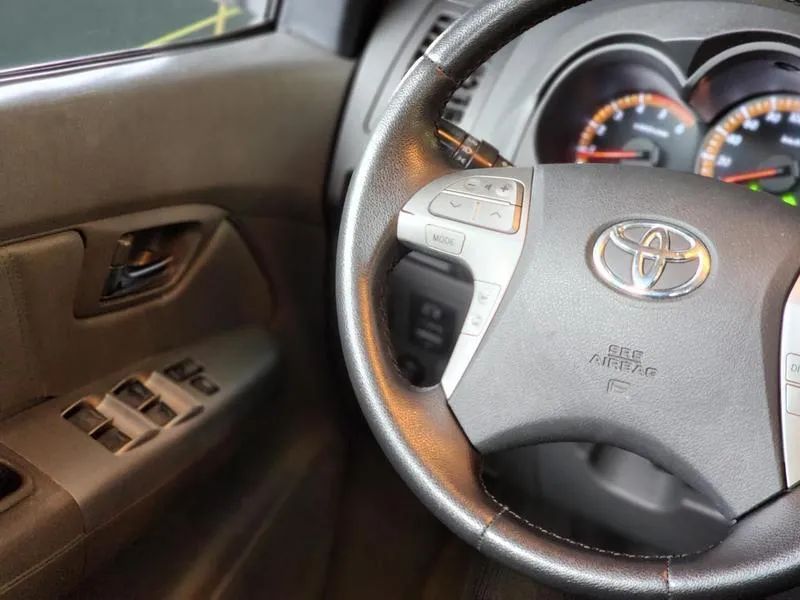 Toyota Hilux CD SRV 4X4 3.0 8V 116cv TB Diesel 2012 - Foto 8