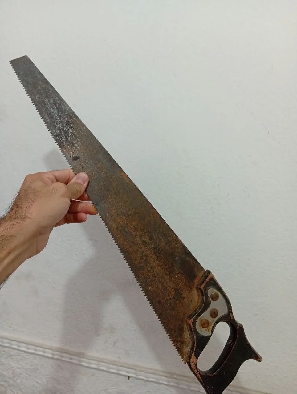 Serrote antigo para decoração 