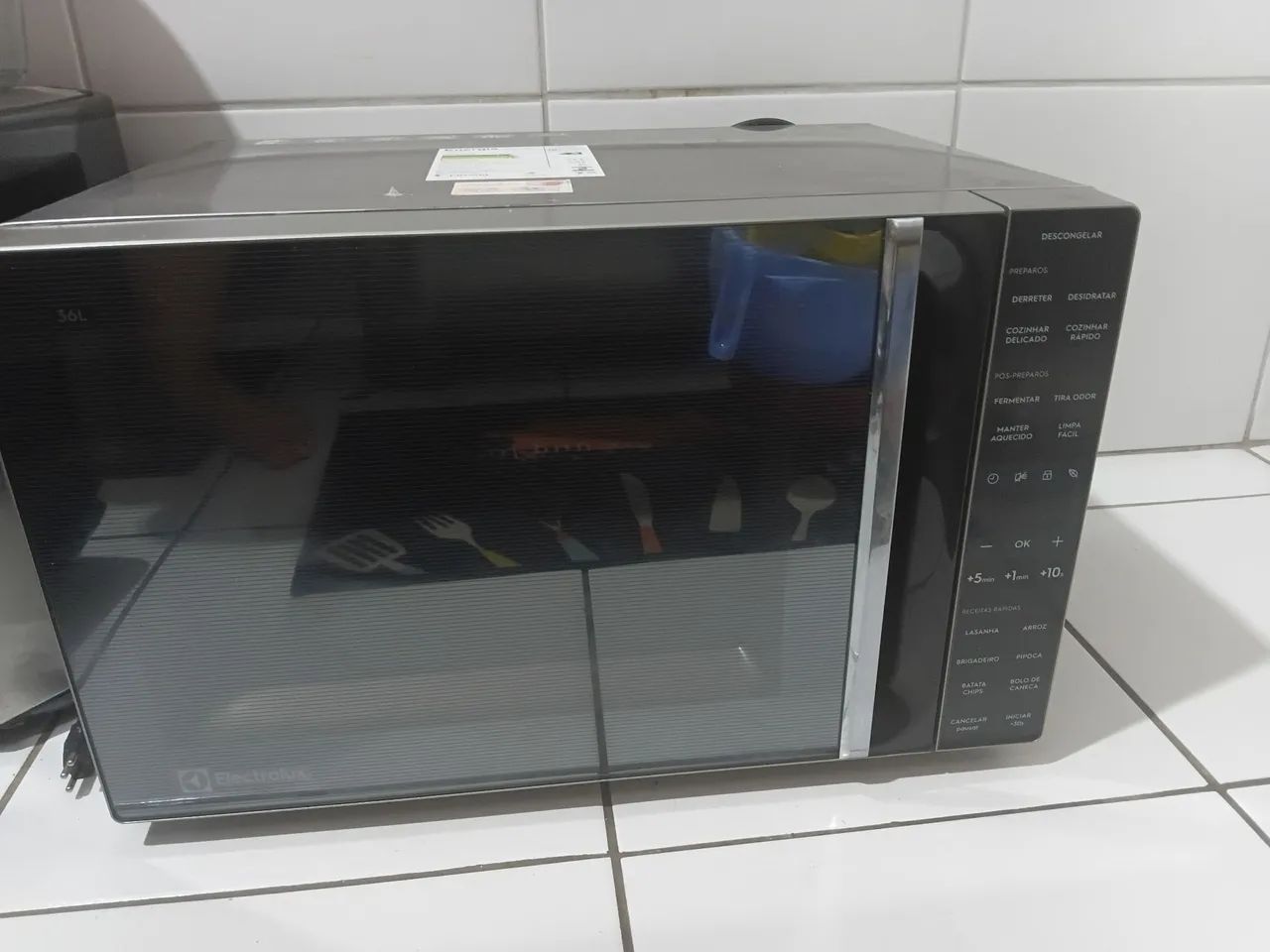 Microonds electrolux 36L , inox, impecável! - Foto 2