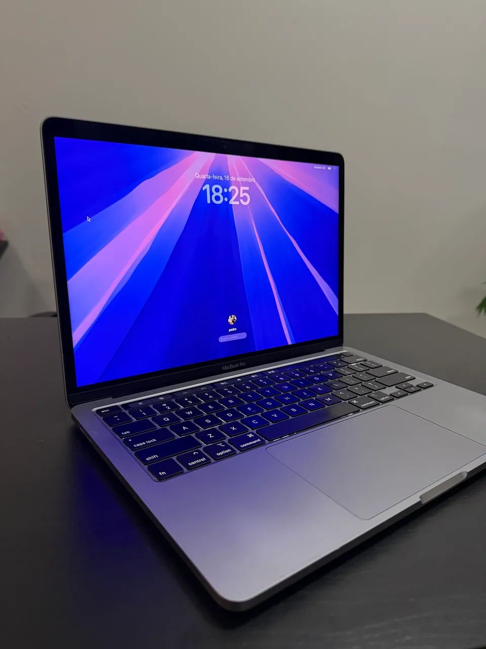 MacBook Pro 2020 Intel i5 8GB + 256GB NOVO - Notebooks - Buritis