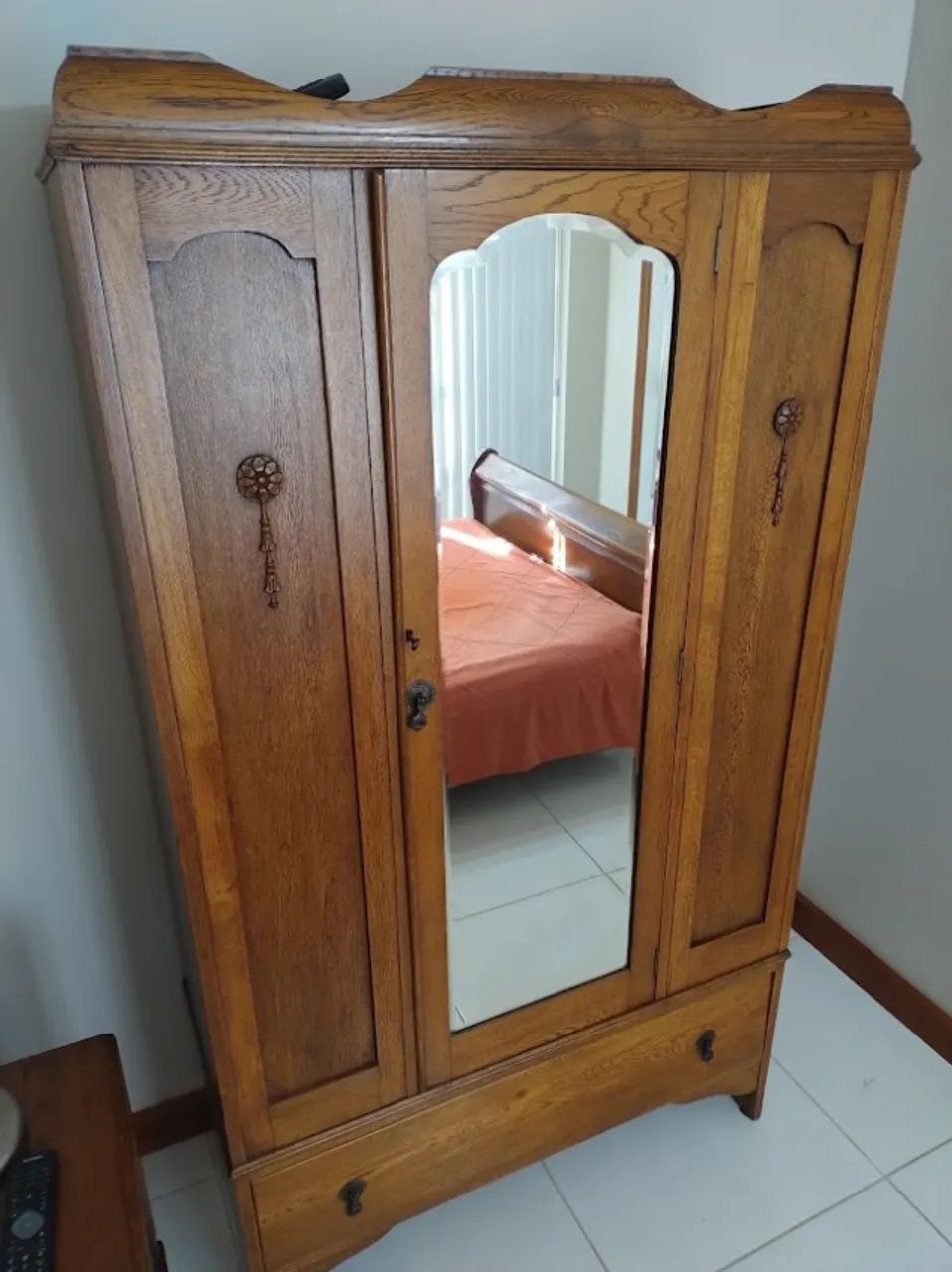 Guarda Roupa Carvalho Inglês Genuino, Ano 1920 - Visto em Porto Belo, SC. - Foto 2