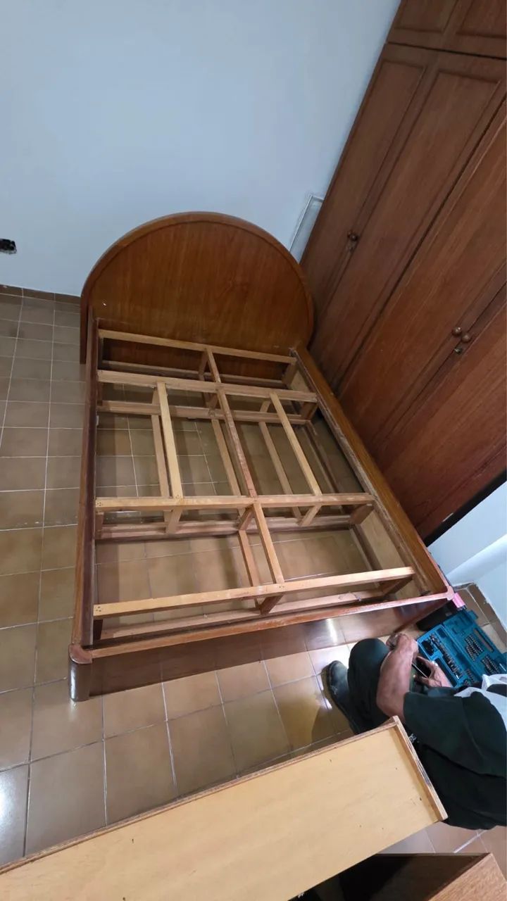 Cama Casal em Madeira de Lei Maciça - Excelente Estado - Foto 2