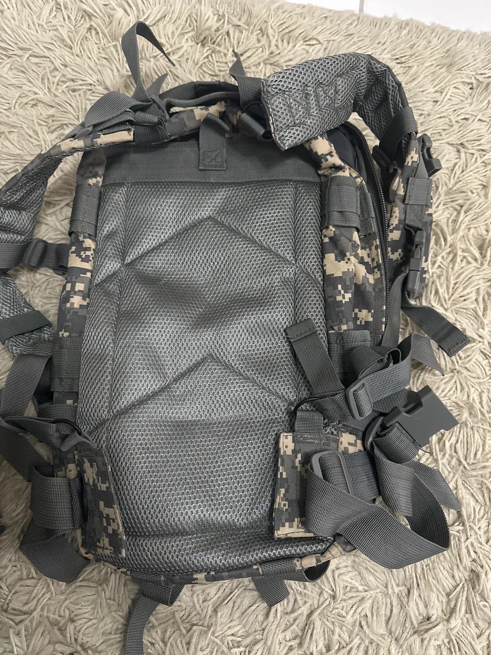 Mochila Camuflada Rothco - Foto 3