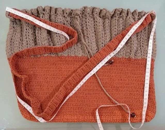 Bolsa de crochê em tons terrosos - Foto 4