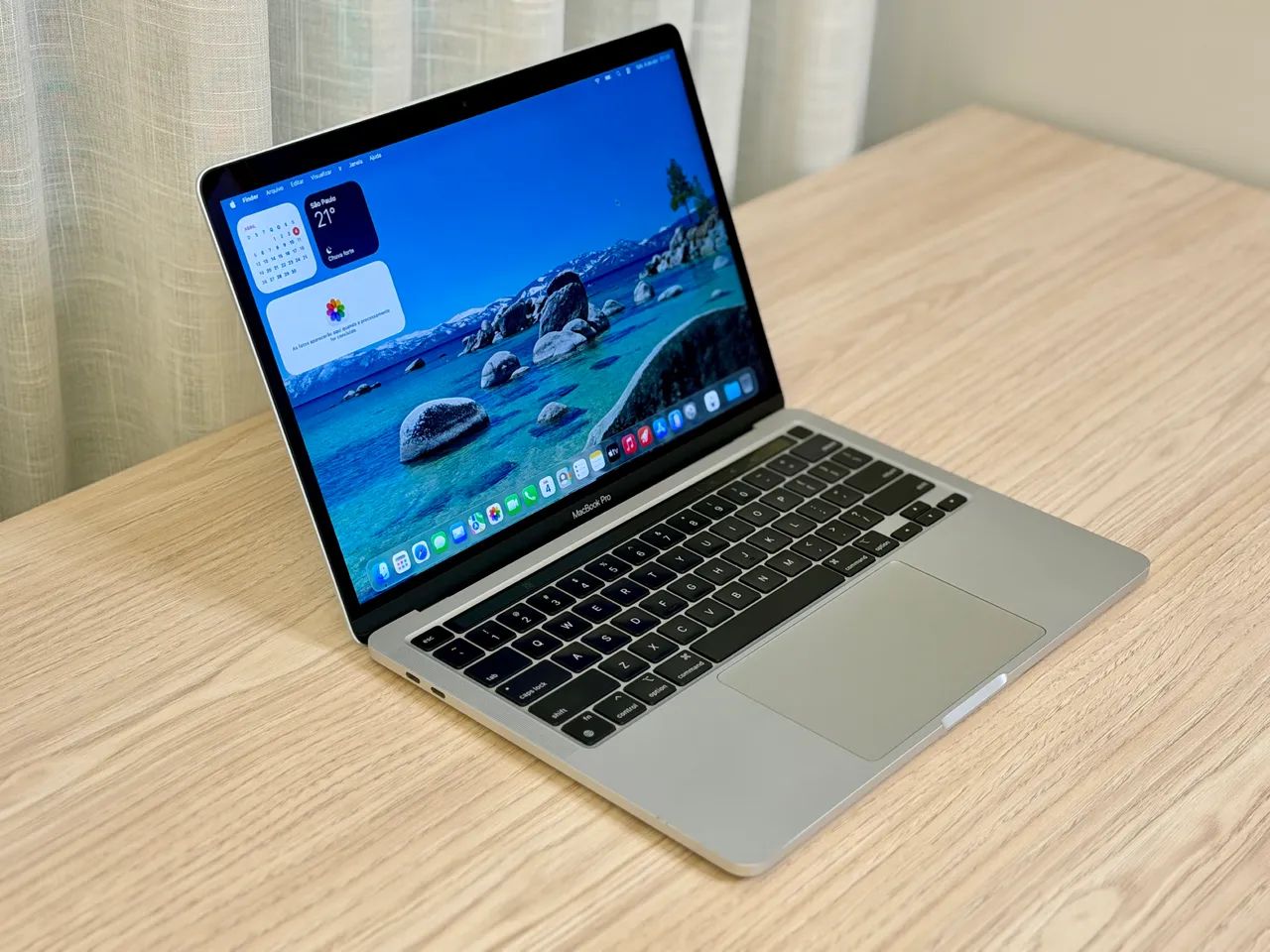 【良好】Apple MacBook Pro M1 13インチ Apple MacBook Pro (13 polegadas, 2020, Chip M1, 256 GB de SSD