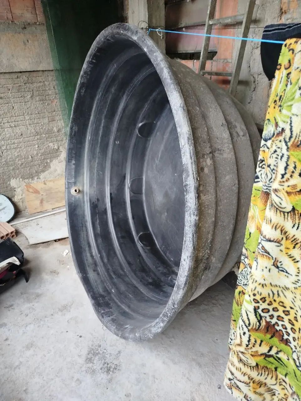 Vendo caixa d'água 100L