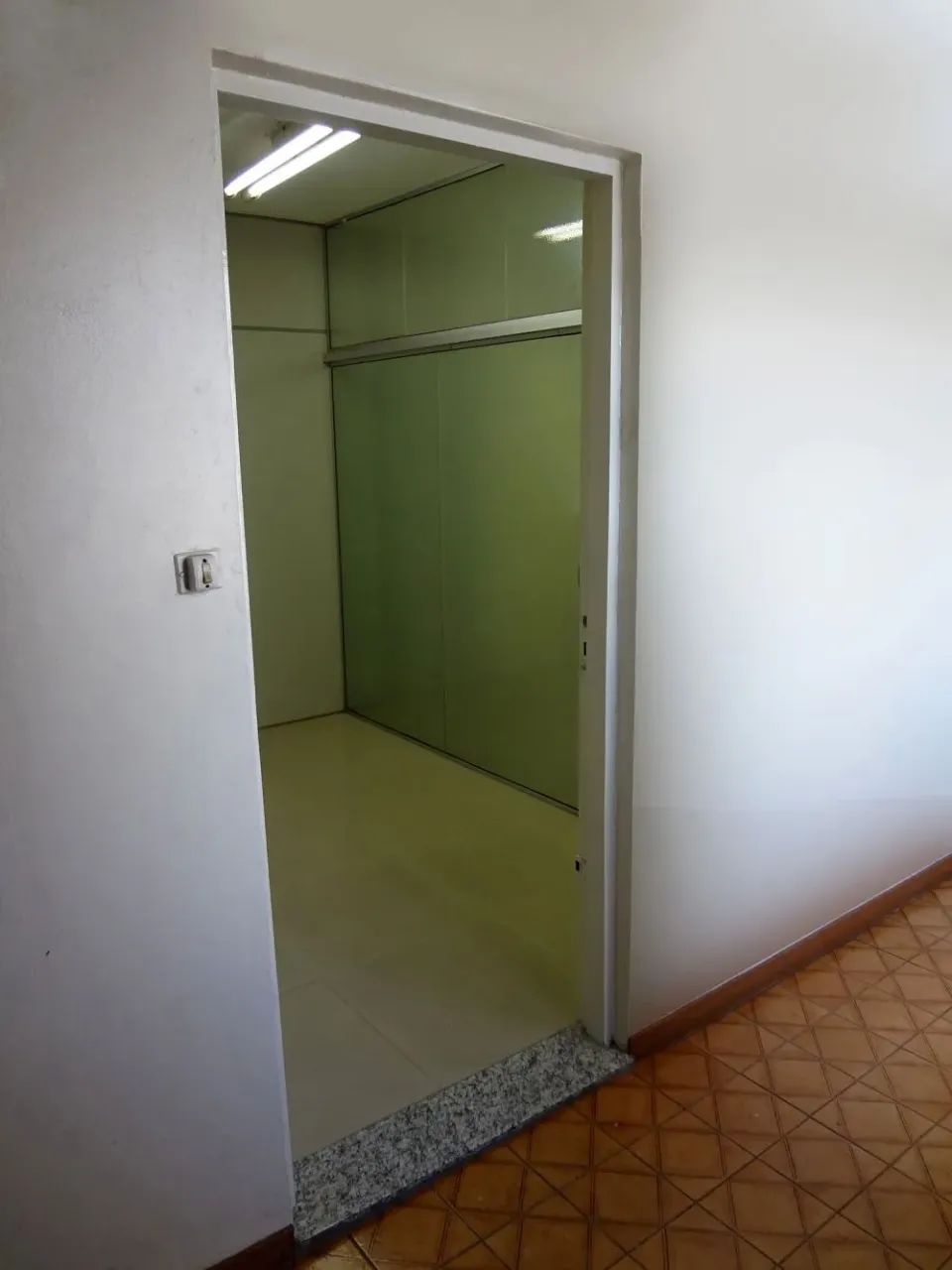 SALA COMERCIAL COM DIVISÓRIAS NO CENTRO DE CANOAS - Foto 2