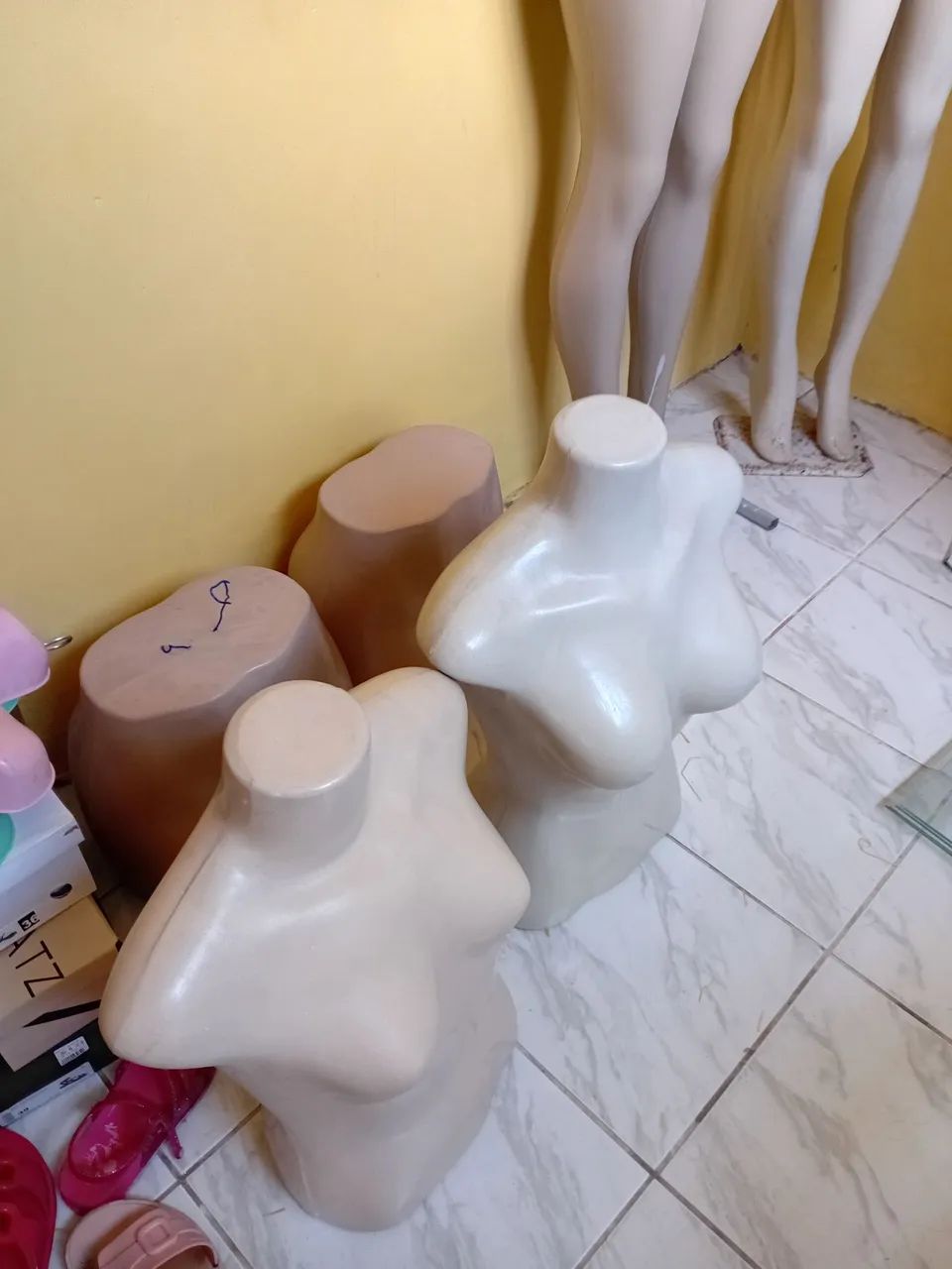 Manequins e outros itens para sua lojinha - Foto 2