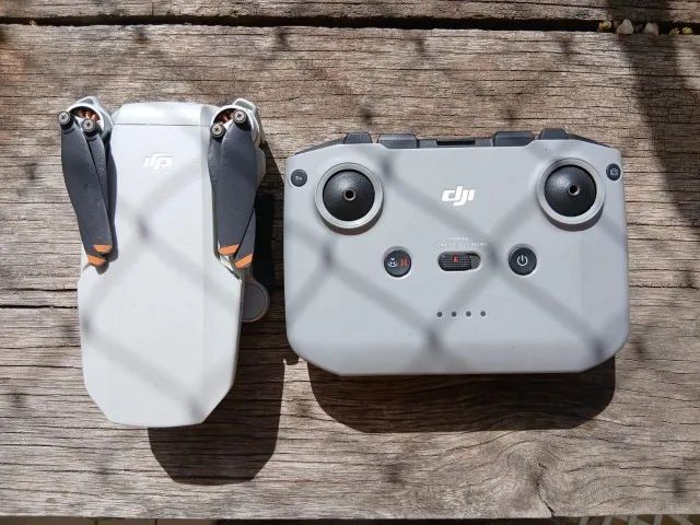 DRONE DJI MINI 2 SE - USADO EM OTIMO ESTADO DE FUNCIONAMENTO - Foto 2