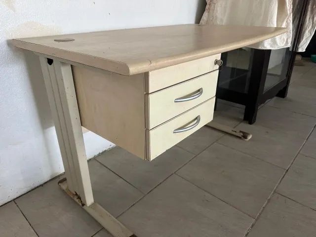 Mesa de Escritório em MDF e Metal (Com Chave) - Foto 4