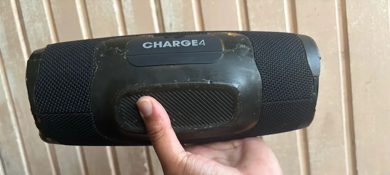 Vendo caixa jbl charge 4  - Foto 3