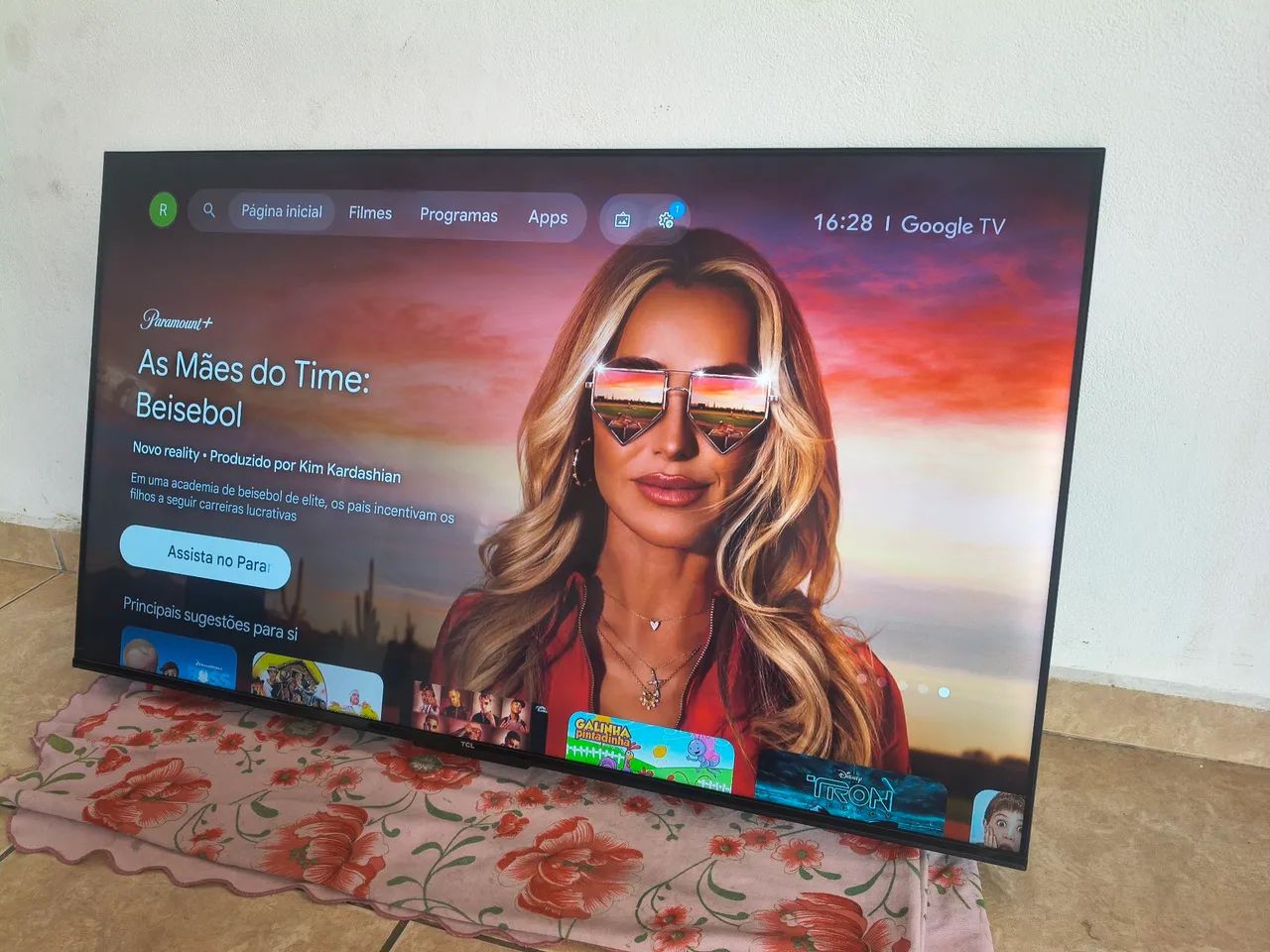 Vendo essa tv 50 polegadas smart 4K  - Foto 2