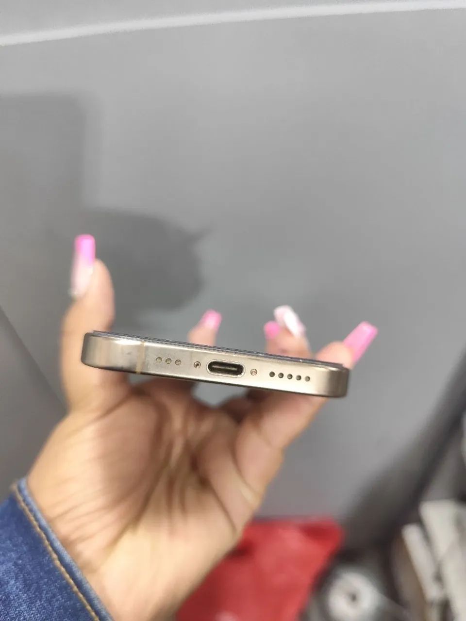 iPhone 16 pro Desert 128 - Foto 3