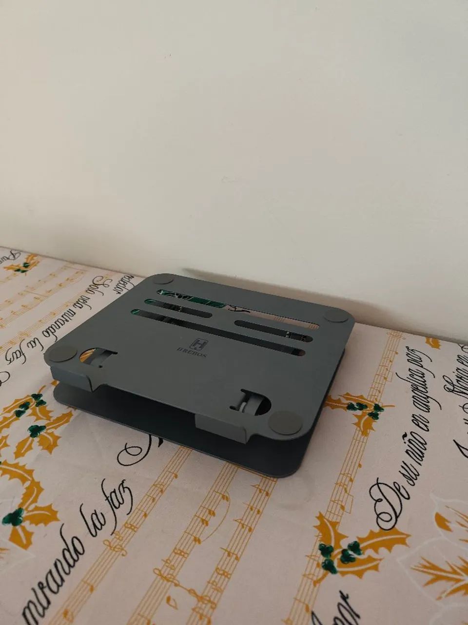Suporte alumínio Hrebos notebook - Foto 2