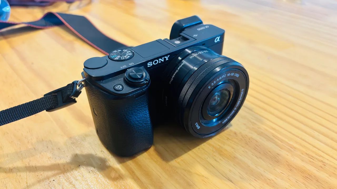 Câmera Sony a6000