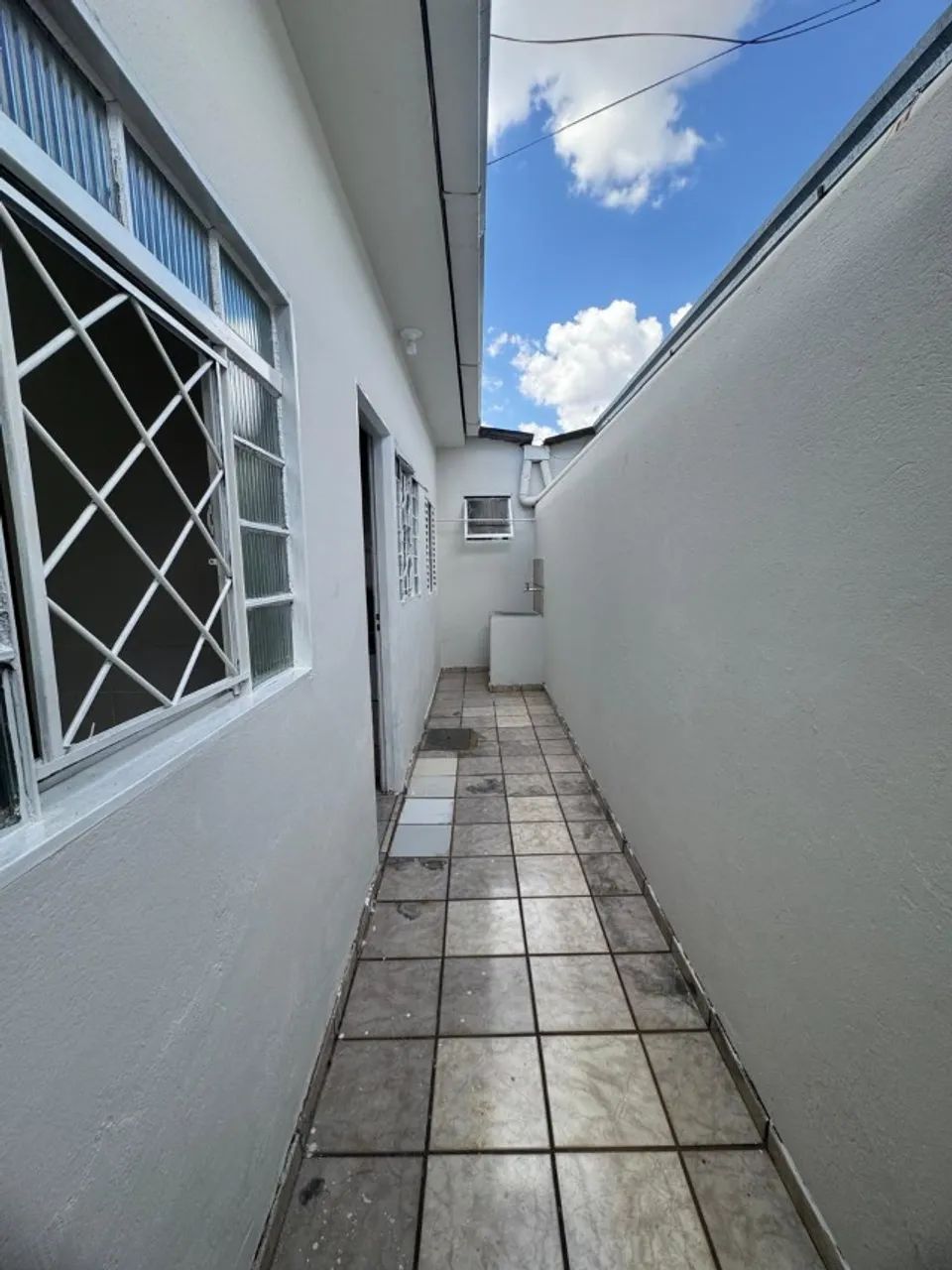 Casa segura com garagem coberta - Foto 3