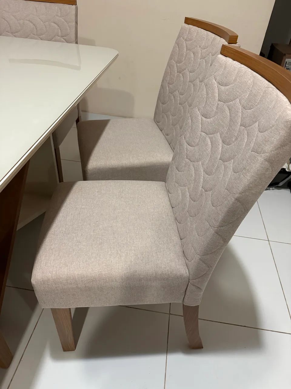 Mesa em vidro com 6 cadeiras  - Foto 2