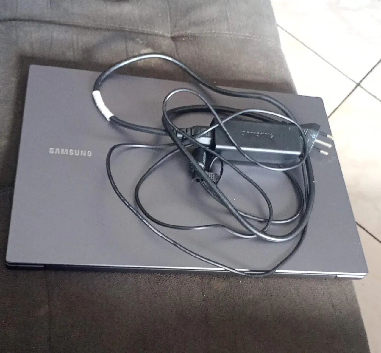 Notebook Samsung Book 550XDA Intel Celeron 8GB RAM 15.6" Windows 10 - Foto 3