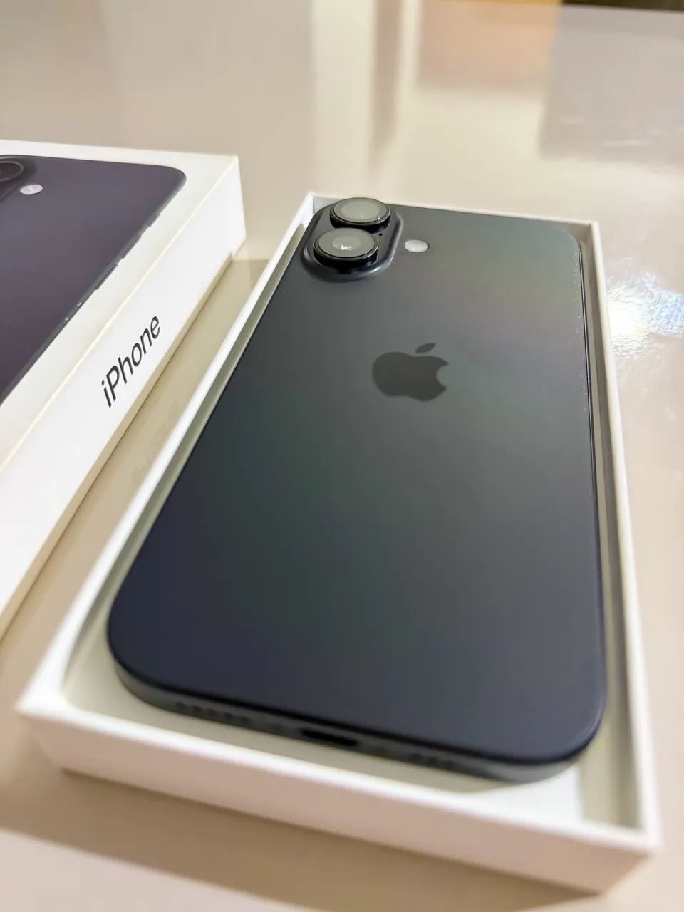 Iphone 16 - muito bem conservado