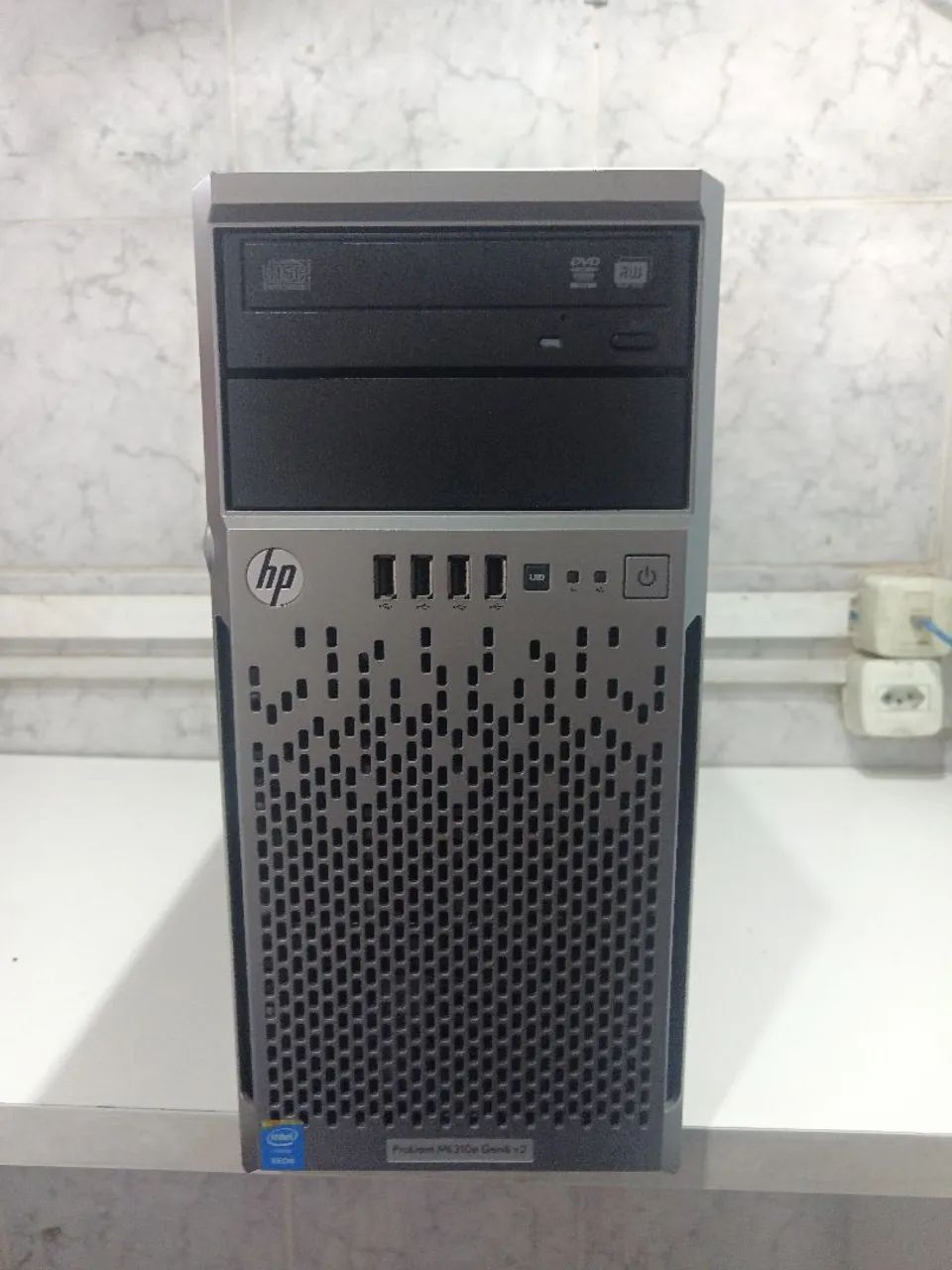 Servidor Hp proliant ml310E