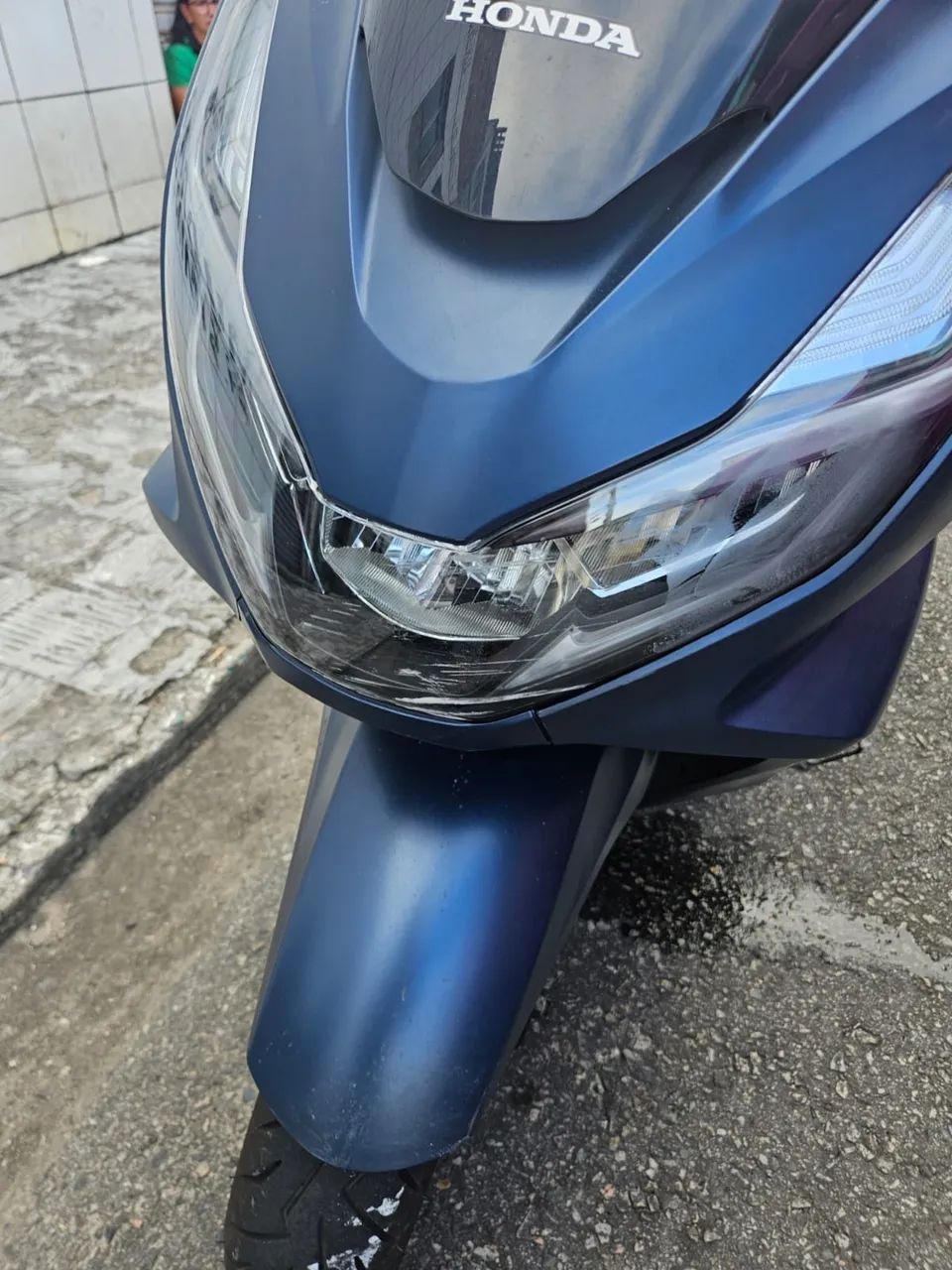 Vendo:Pcx Dlx azul com pequeno sinistro - Foto 2