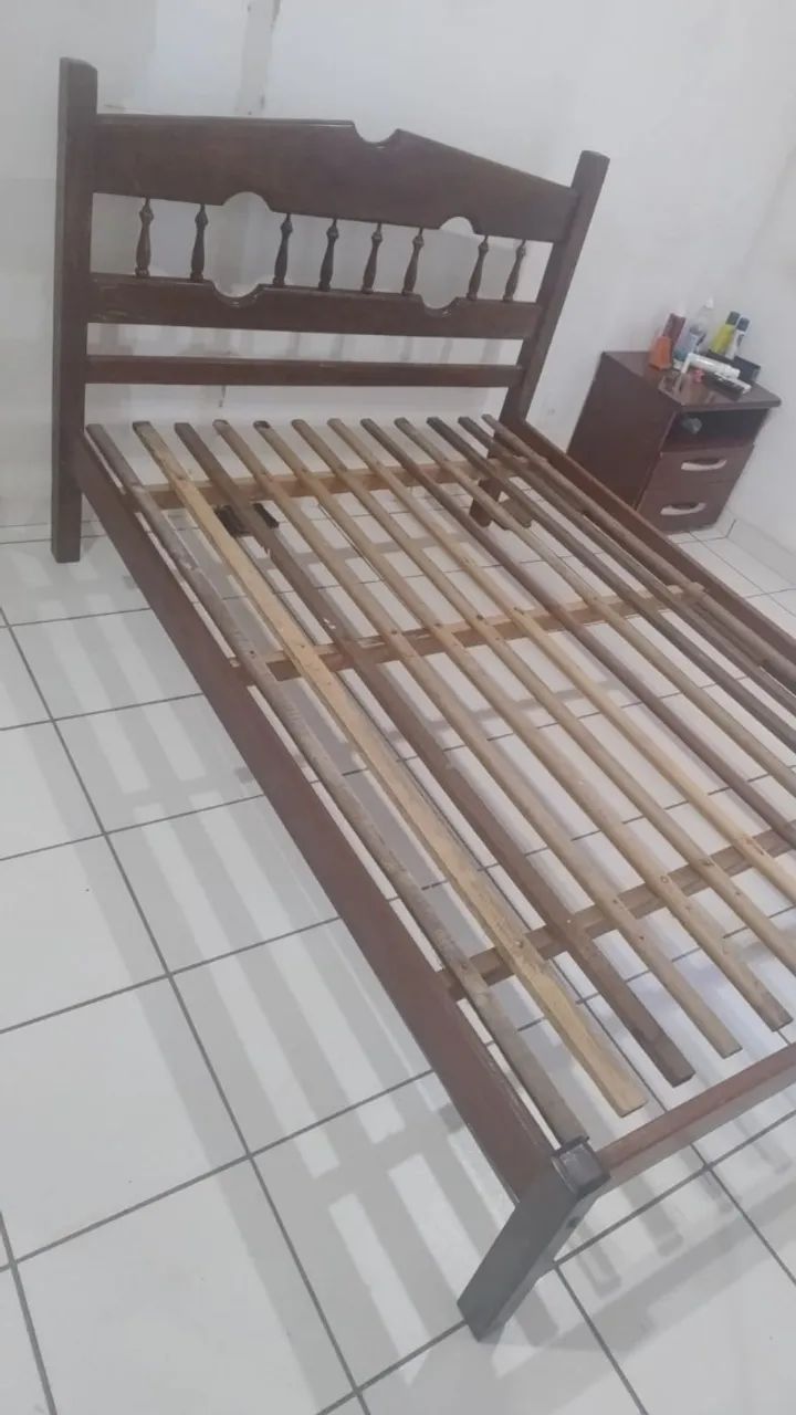 Cama Casal Algarrobo Macizo Torneado - Usada - Foto 2