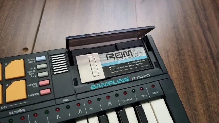 Teclado Casio Sk-8 Sampler Raridade (Usado) - Instrumentos