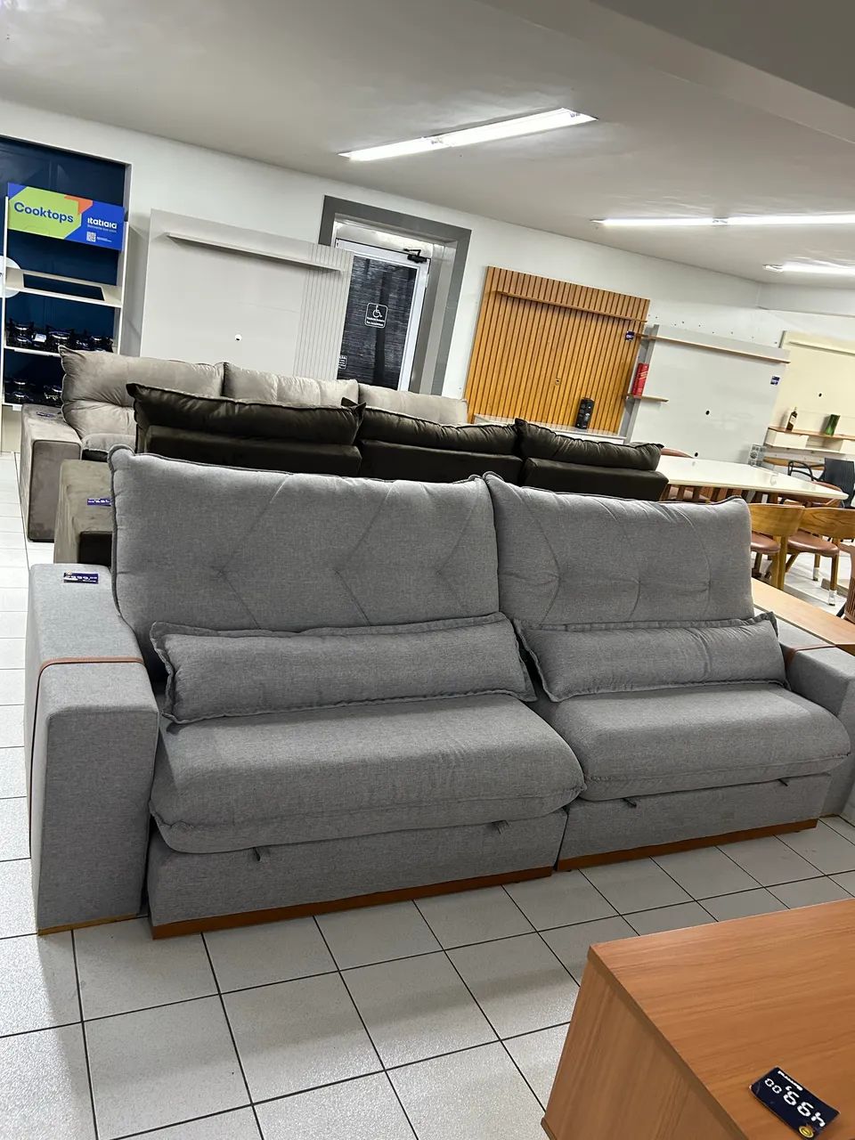 Sofá 2.90 m NOVO em linho - Foto 4