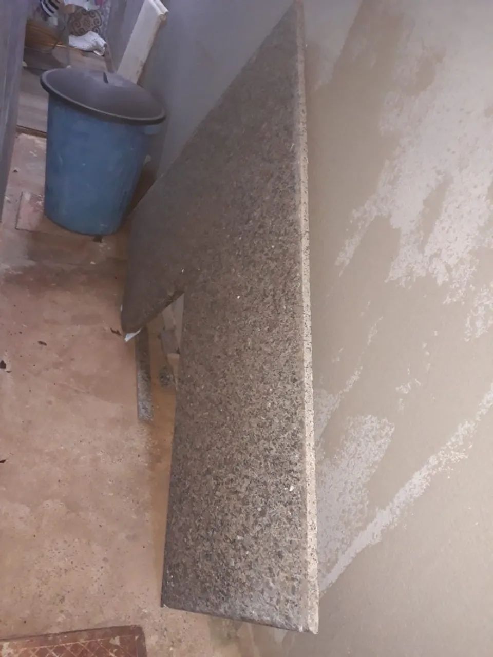 Vende-se Bancada de Cozinha com Cuba Tramontina 3,27 mt x 60 cm largu e curva 50 cm larg - Foto 2