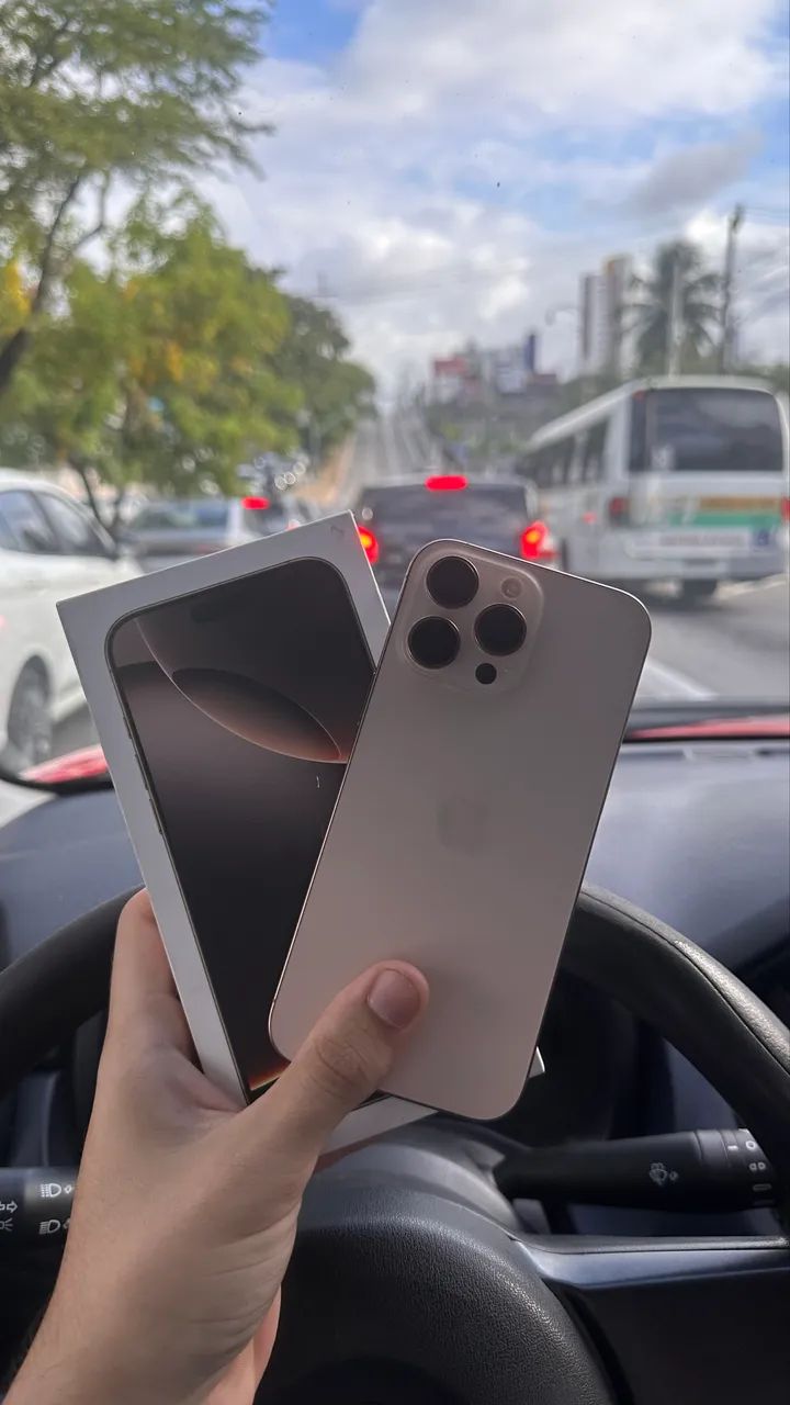 iPhone 16 Pro Max 
