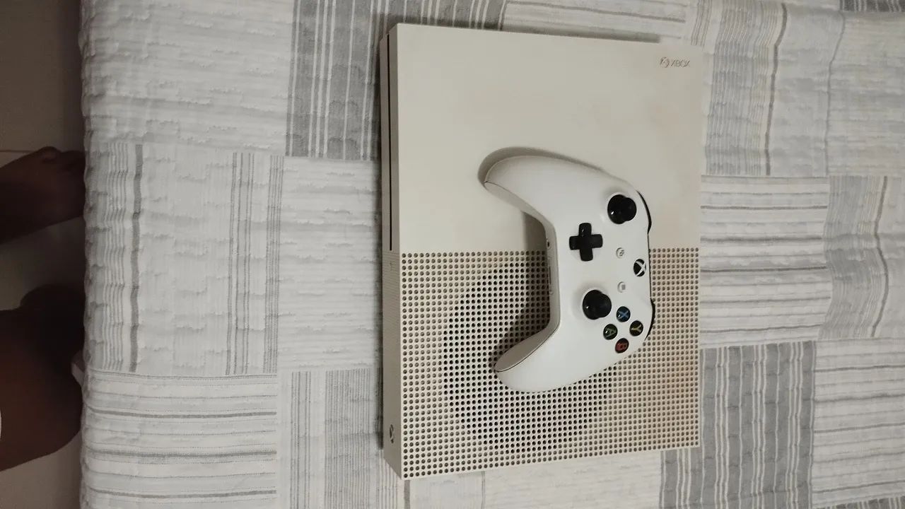 Xbox One S Branco 365gb(+jogos) - Foto 3