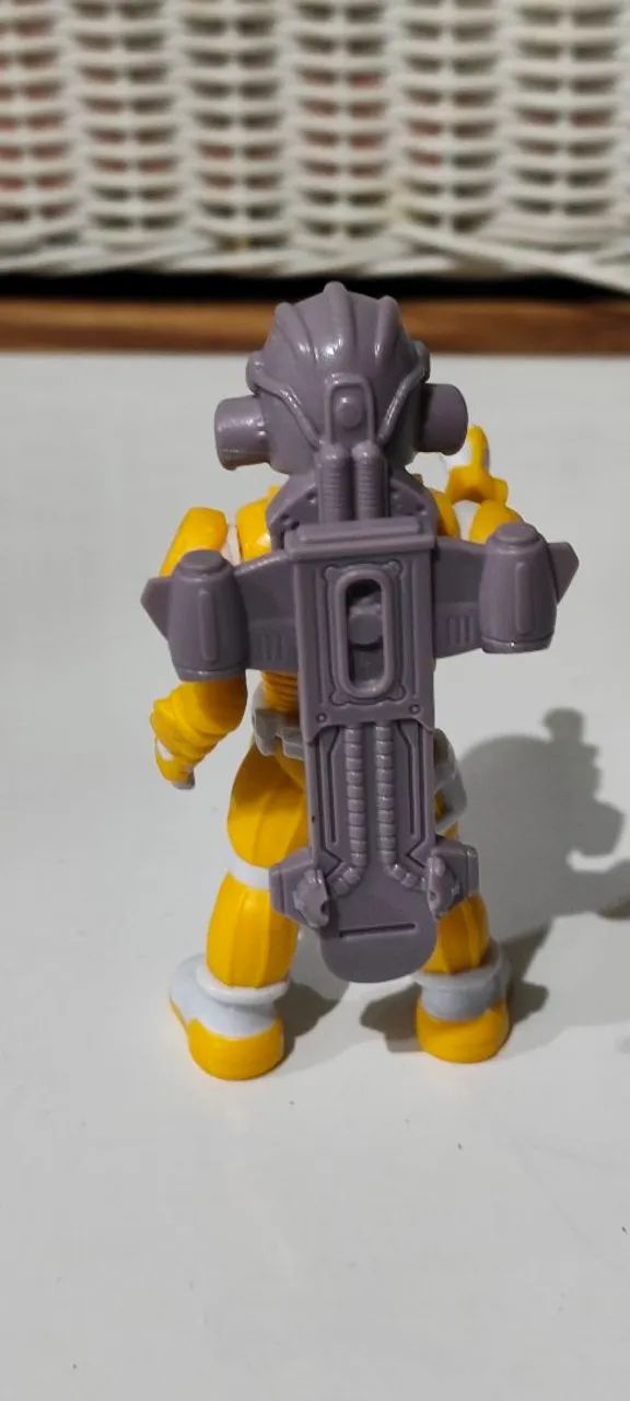 Boneco Kinder Ovo Maxi - Explorador Espacial - Foto 3