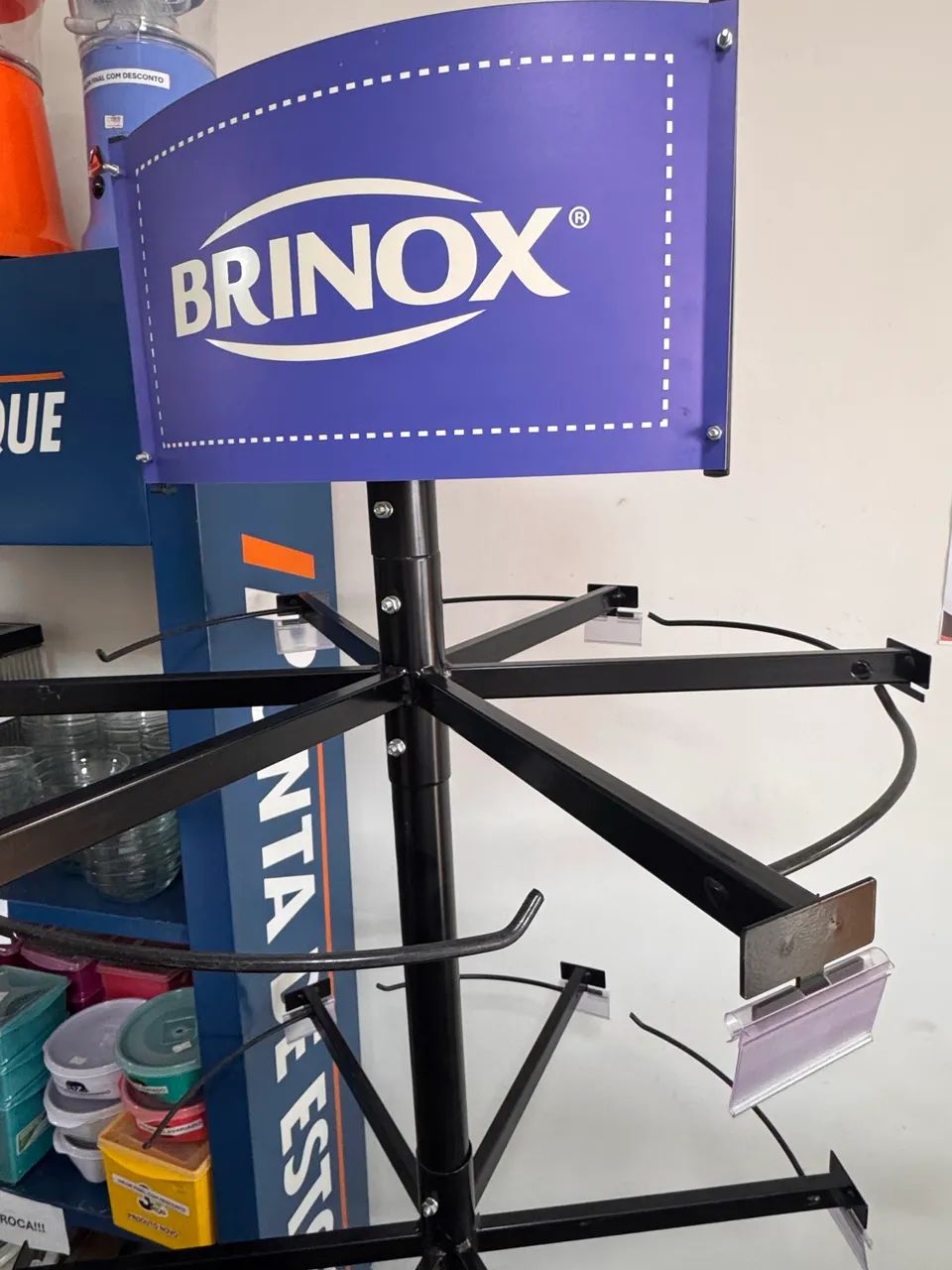 EXPOSITOR DE UTILIDADES
