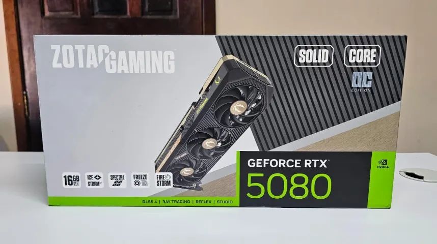Placa De Video Zotac RTX 5080 Solid Core Oc 16gb Gddr7 256bits