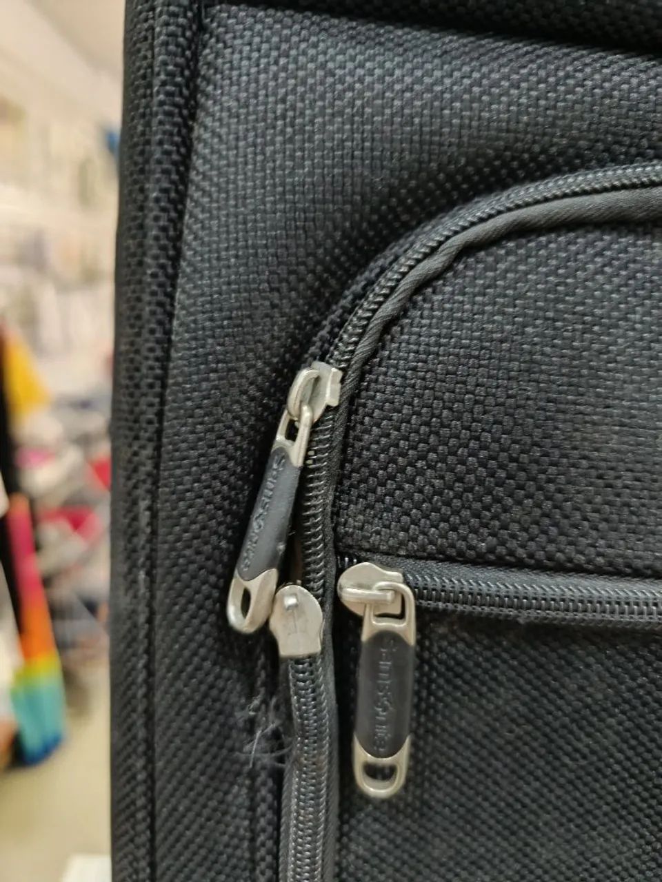 Mala de viagem marca Samsonite 75cm preta - Foto 5