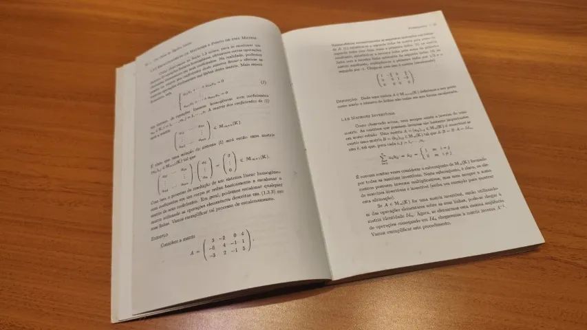 Livro Um Curso de Álgebra Linear - Foto 2