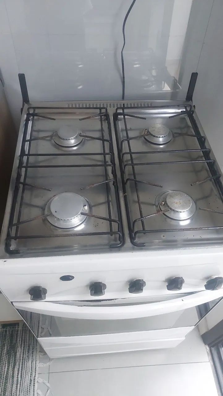 Fogão 4 bocas funcionando muito bem - Foto 3