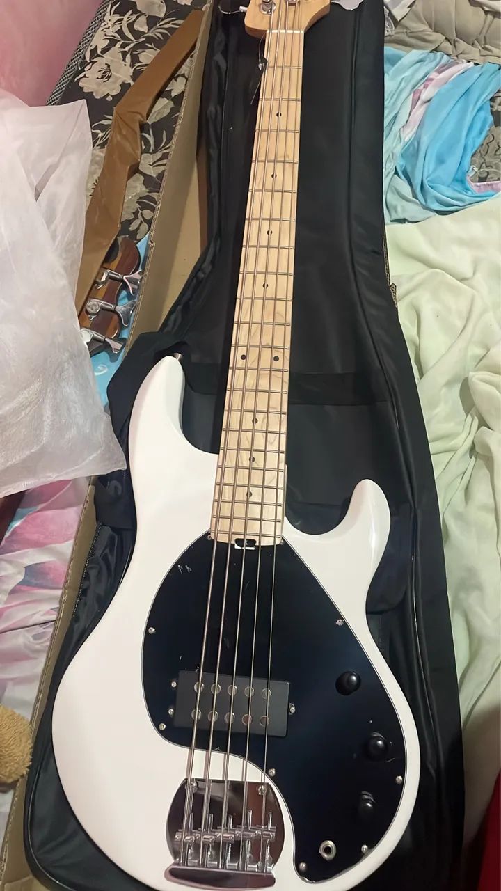 Baixo seven  5 cordas music man  - Foto 2