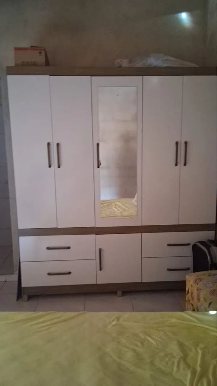 Guarda roupa 6 portas