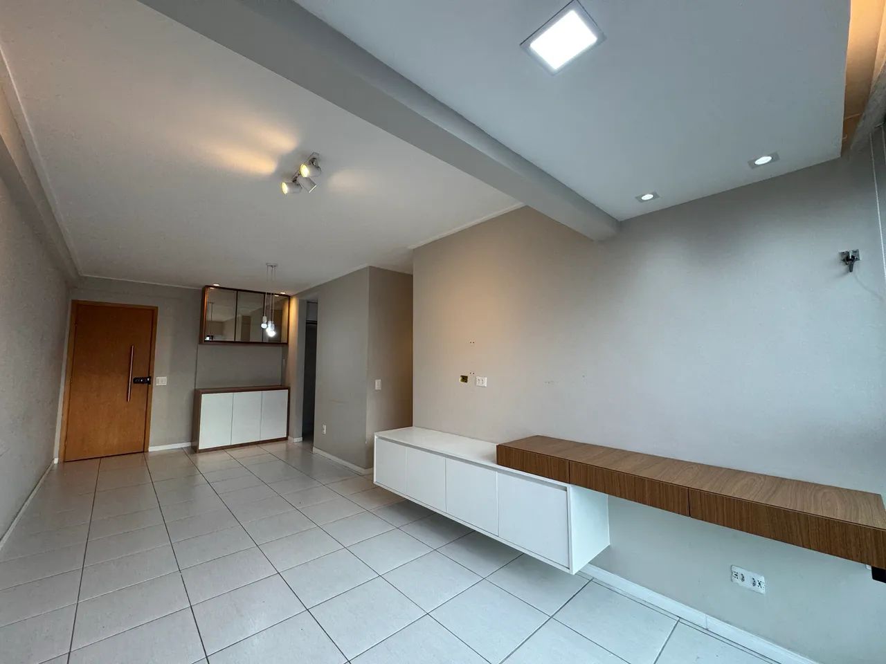 Apartamento 2 quartos sendo 1 suíte no Edifício Parque Prince no bairro do Cordeiro! - Foto 2