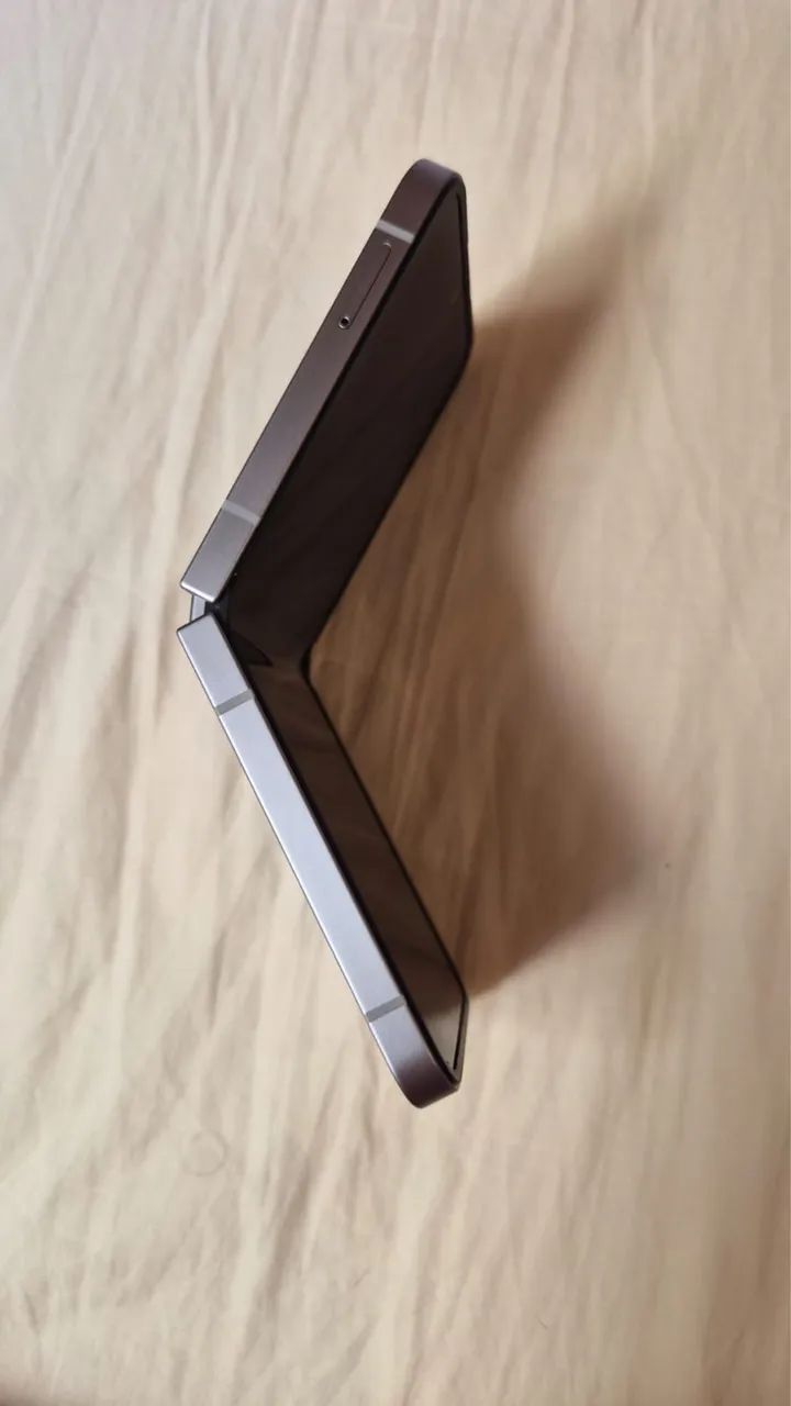 Samsung Galaxy Z Flip6 - Foto 4