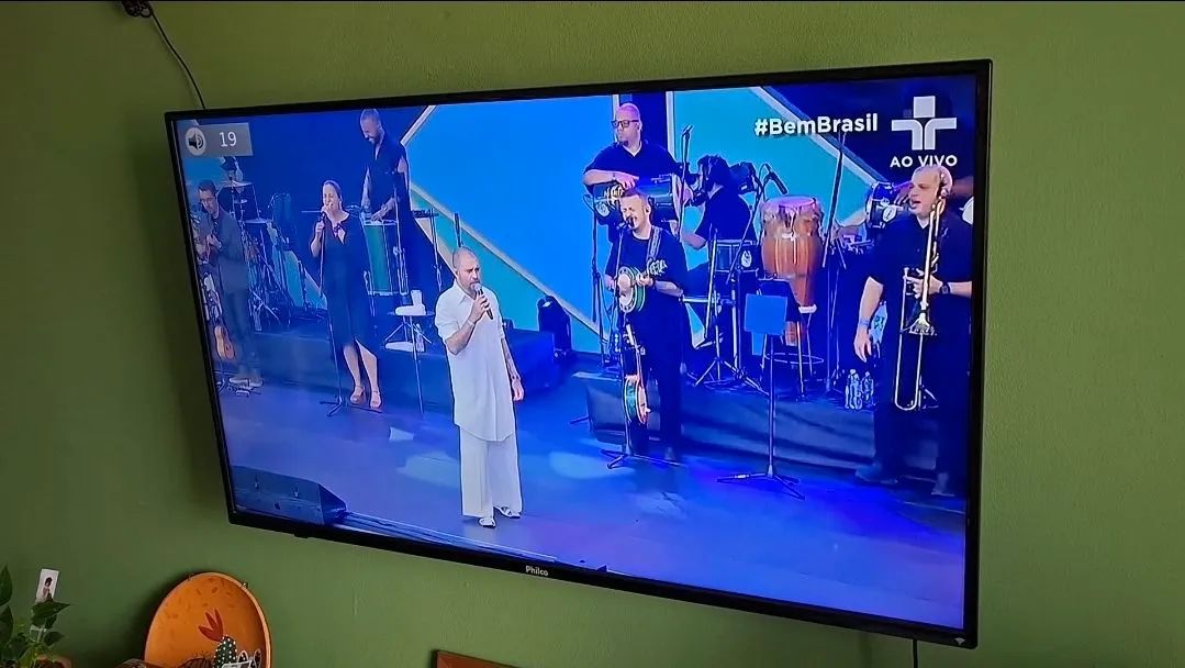 TV Philco 40" LED (Com Suporte de Parede Completo + Cabo HDMI) - Foto 2