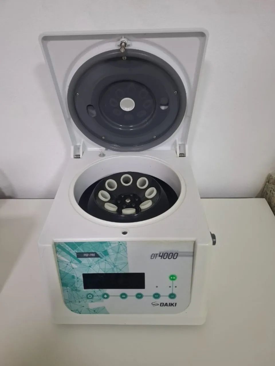centrífuga PRF PRP DAIKI DT 4000