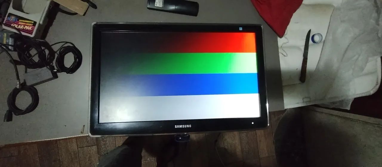 Monitor Samsung Model:P2370 - Foto 4
